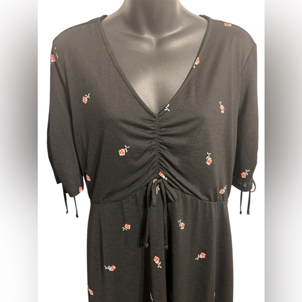 Lauren Conrad black floral dress with ties - Picture 5 of 9